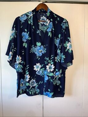 Navy Blue Floral Short-Sleeve Flowy Women’s Top XL
